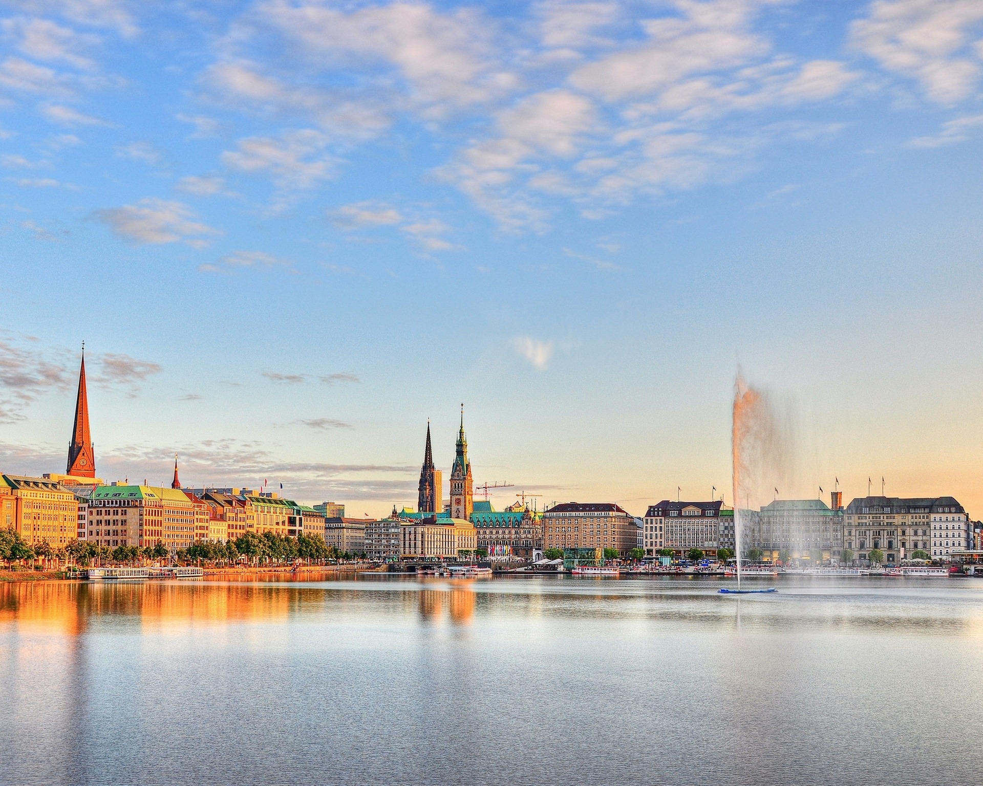 romantisches Panorama von der Alster Hamburg - Panorama von der Alster